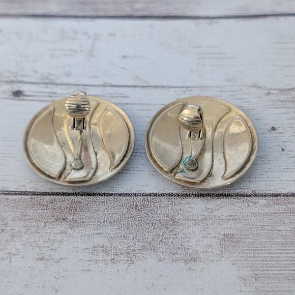 Vintage Clip On Earrings Dark Red & Gold Tone - Damaged - Picture 6 of 7